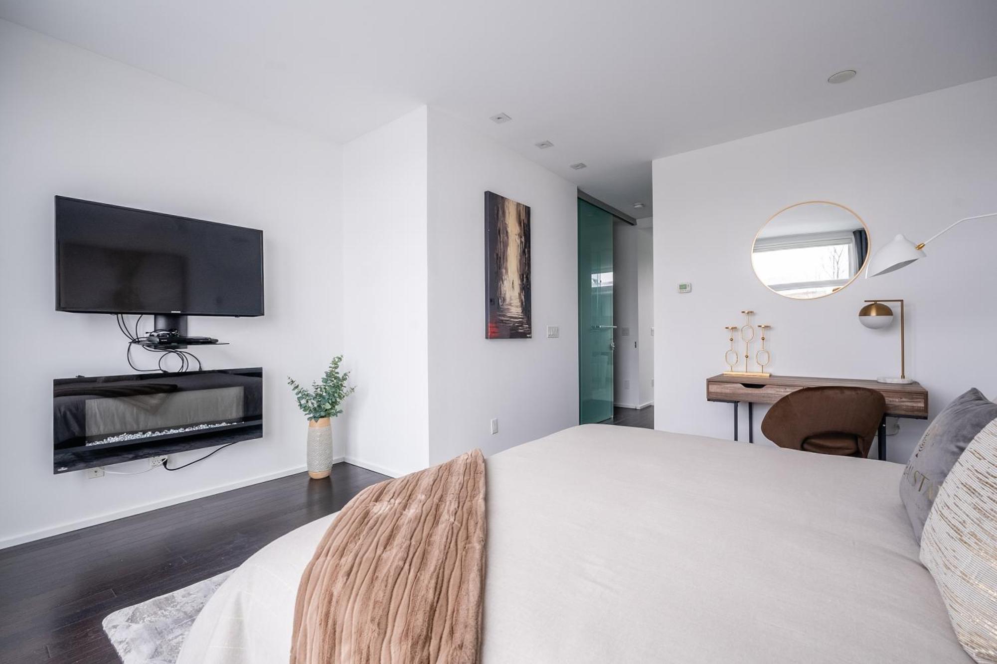 Fancy Downtown House With Hot Tub & Bbq By Globalstay 多伦多 外观 照片